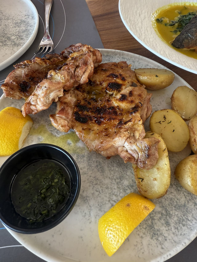 Dining at Ammoudi Fish Tavern: Seafood Dreams & Sunset Vibes 🌅