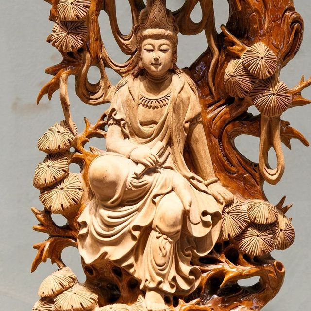 Serene Encounters in Yangshuo’s West Street 🌸🪷