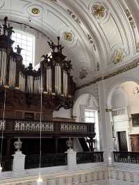 ⛪華麗な内装に思わず見惚れるバロック教会|Sint-Carolus Borromeuskerk(アントワープ)