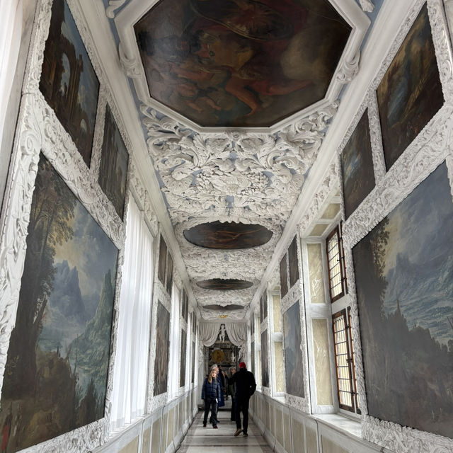 湖に浮かぶような宮殿、フレデリクスボー城 湖に浮かぶような宮殿、フレデリクスボー城