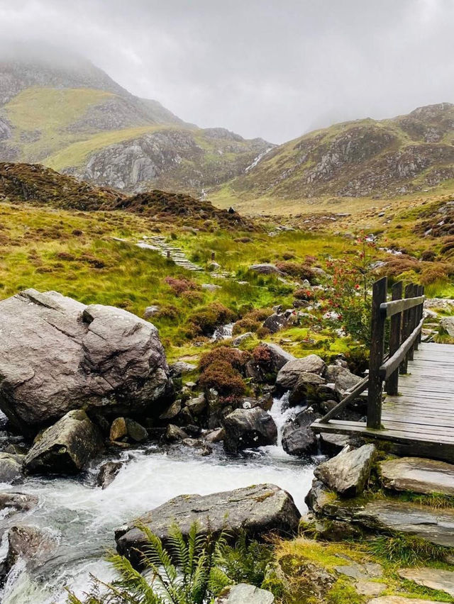 🍂 Eryri National Park – Majestic Mountains 🏔️🌄 🍂 Eryri National Park – Majestic Mountains 🏔️🌄