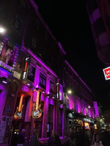 リバプールの夜と新年の光