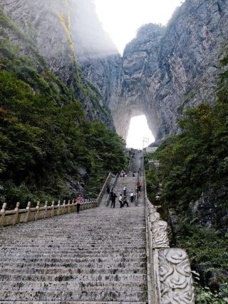 The Day I Dared to Wing It Back Up Tianmen Mountain 🇨🇳🧗‍♂️