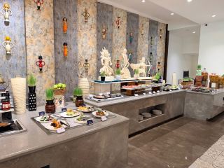 Radisson Blu Hotel & Suites GRT Chennai: A 5-Star Luxury Experience Near the Airport