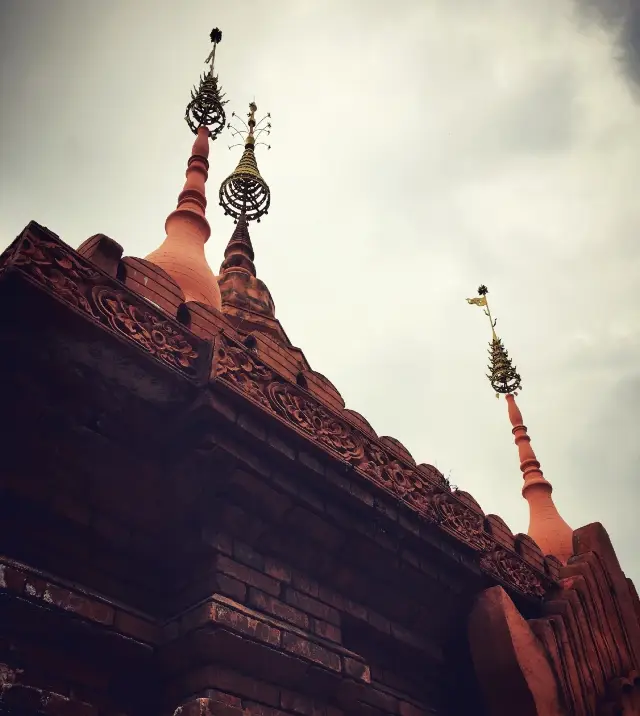 The King's performance at Manting Park every morning is a must-see and it's free