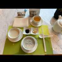 럭셔리한 코스식 호텔 조식 <Oakroom breakfast>