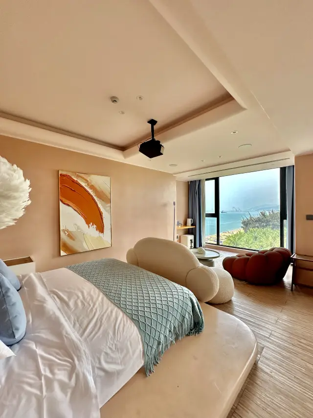 To stay at this guesthouse, I came to Sanya and was amazed