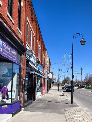 Port Colborne: Visit this small town at the southern end of the Welland Canal for a rich and colorful leisure vacation