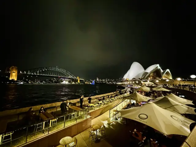 來悉尼歌劇院肯定要去看一場歌劇表演咯