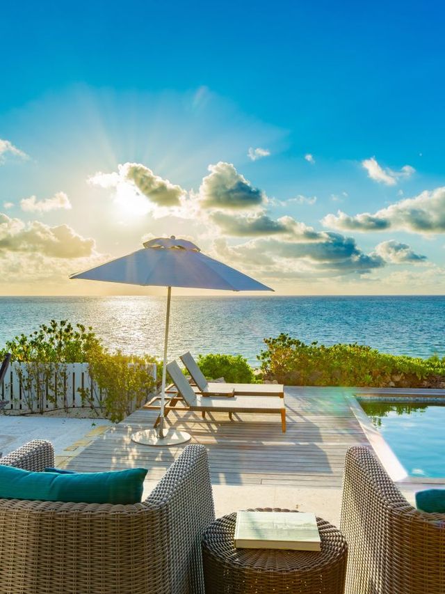 🌴✈️ South Caicos Stay: Top Hotel Pick! 🏖️🛏️