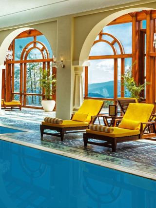 Shimla's Luxe Retreat: Wildflower Hall 🌺🏔️