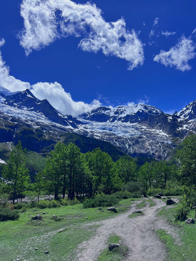 六月徒步雨崩，雪山腳下的秘境之旅