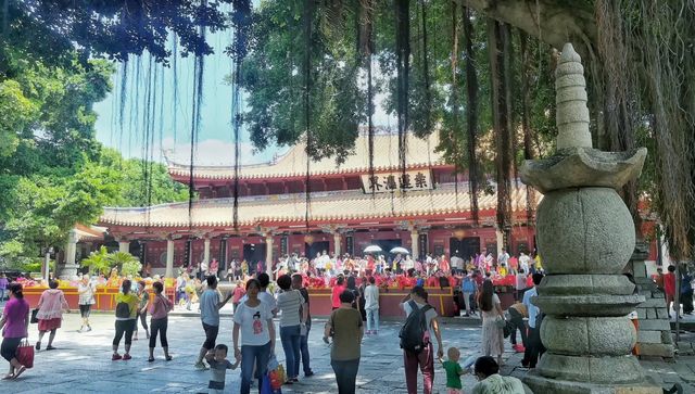 千年佛光照耀泉州：探索開元寺的歷史與傳說。