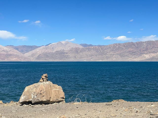 西藏班公湖｜一半鹹水 一半淡水湖。