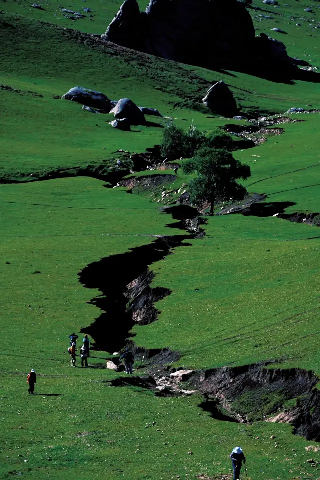 The "Great Rift" north of Beijing is a hidden gem for hiking enthusiasts. 