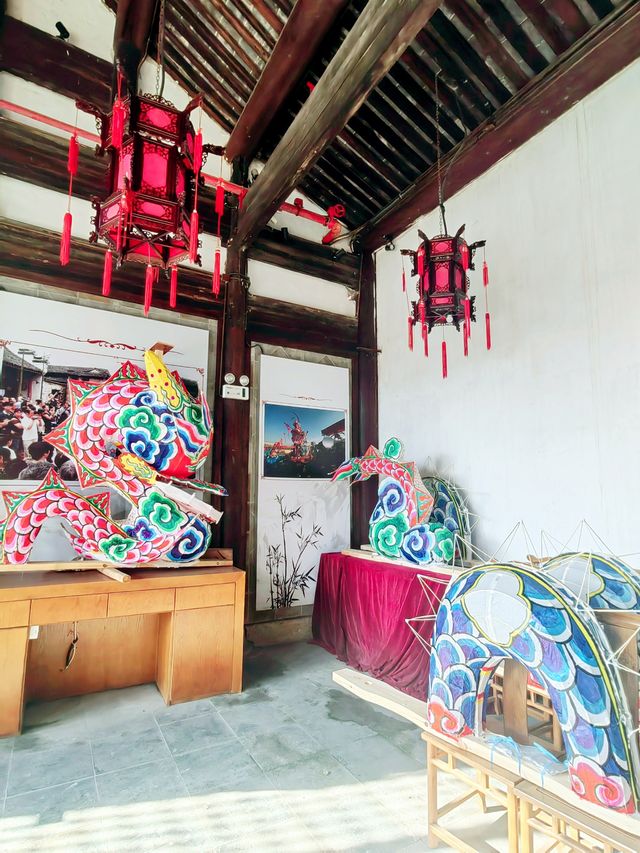 春節將至，到盧宅「扣嬉」