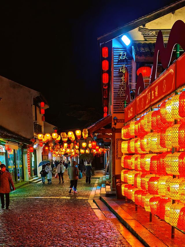 2.14實拍︳白梅居然在夜晚的燈光下好看