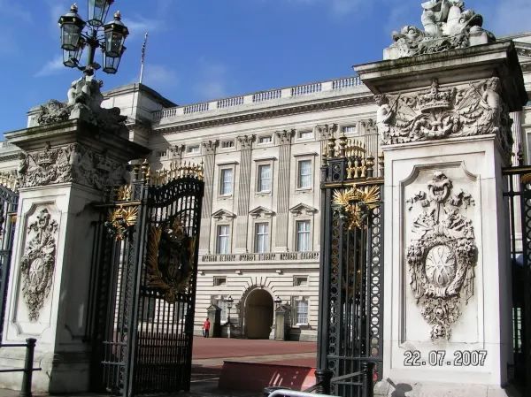 Explore the Majesty of Buckingham Palace