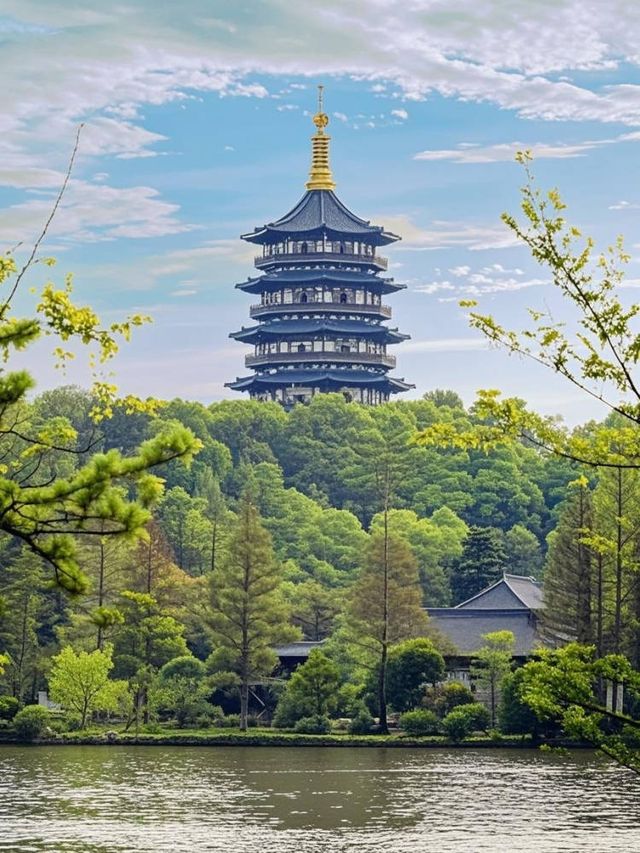 神仙級親子照！西湖邊竟把娃拍進古詩裡的春天