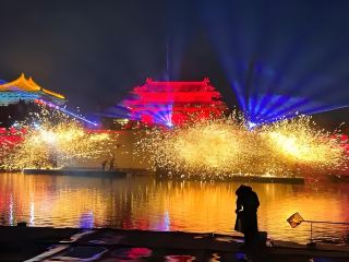 Kaifeng Iron Flower: When Millennium Sparks Bloom in the Night Sky
