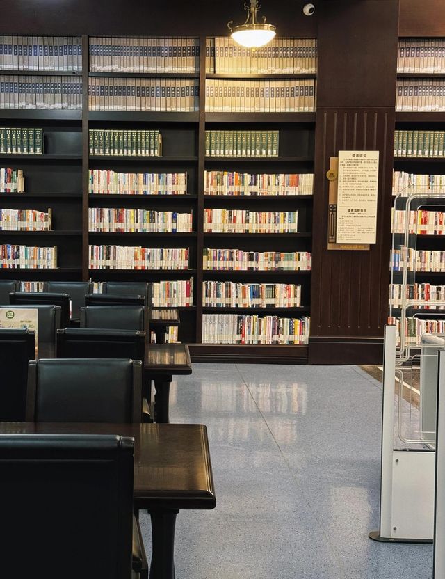 打卡上海知識魔方｜明復圖書館的奇幻書香之旅！