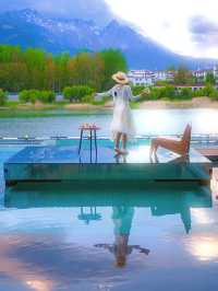 本來以為麗江已經夠美了，直到我住進風景裡