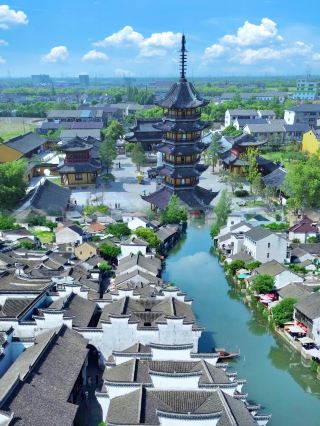 Stop following the crowds! Come to this lesser-known ancient town for some peace and quiet