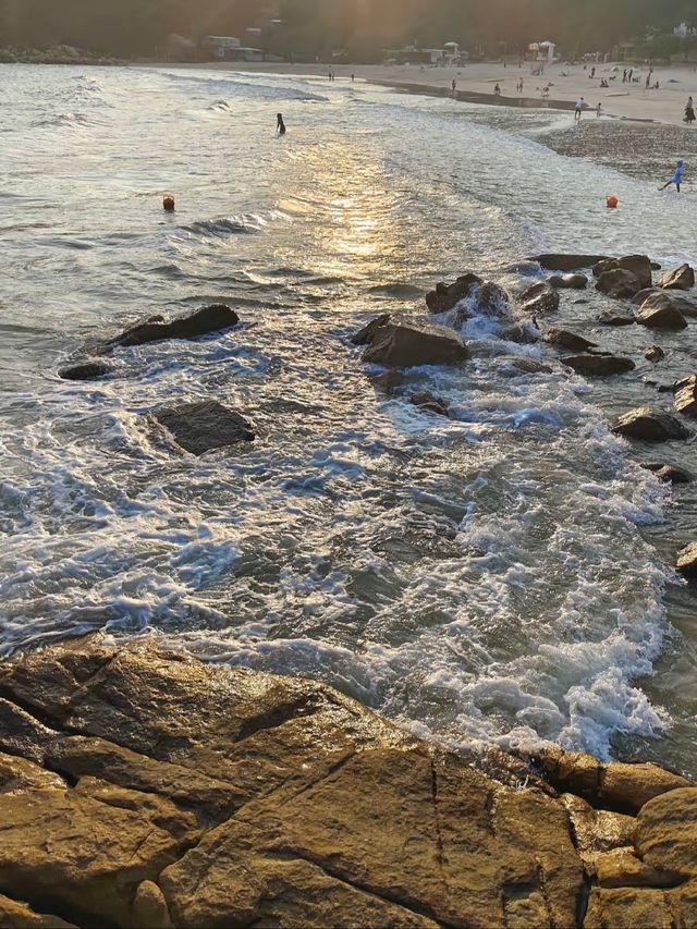 亞熱帶黑色浪漫，香港石澳的海邊
