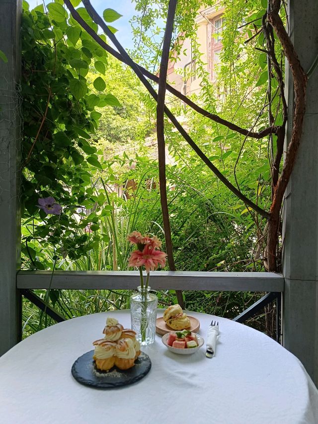 Hidden cafe in Shanghai 