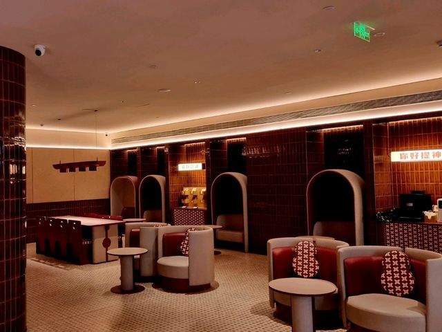 Top Pick in Chengdu: Trendy Comfort, Great Location & Friendly Faces