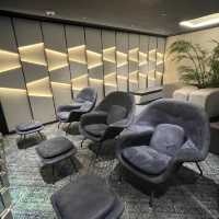 機場｜香港機場休息室Sapphire Lounge 過去半年大概去了HK機場七八次，各種休息室也算體驗過一輪～ 最近會陸續分享，先來說說我最愛的這家！