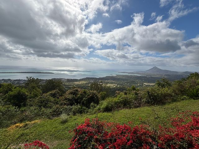 Less Than Perfect Paradise at Lakaz