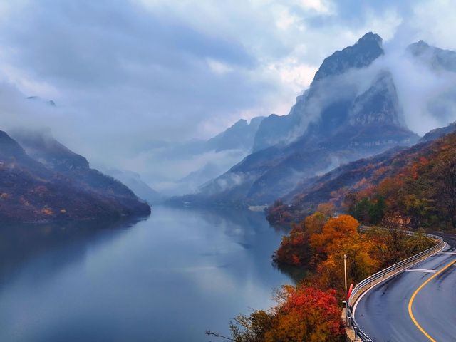 【秋染子房湖｜墜入山水畫裡的治癒時光】