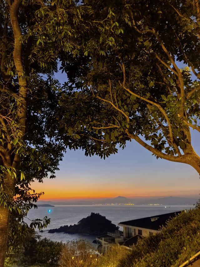 深圳 - 釜山同款海邊膠囊小火車