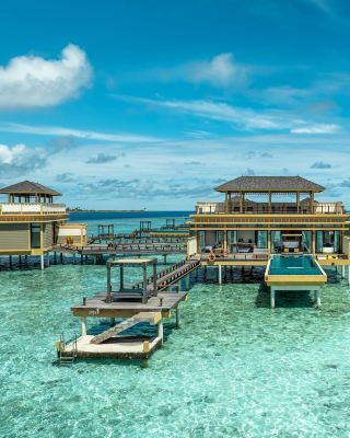 Double-layer Overwater Pavilion: Angsana Velavaru Maldives (Turtle Island) 