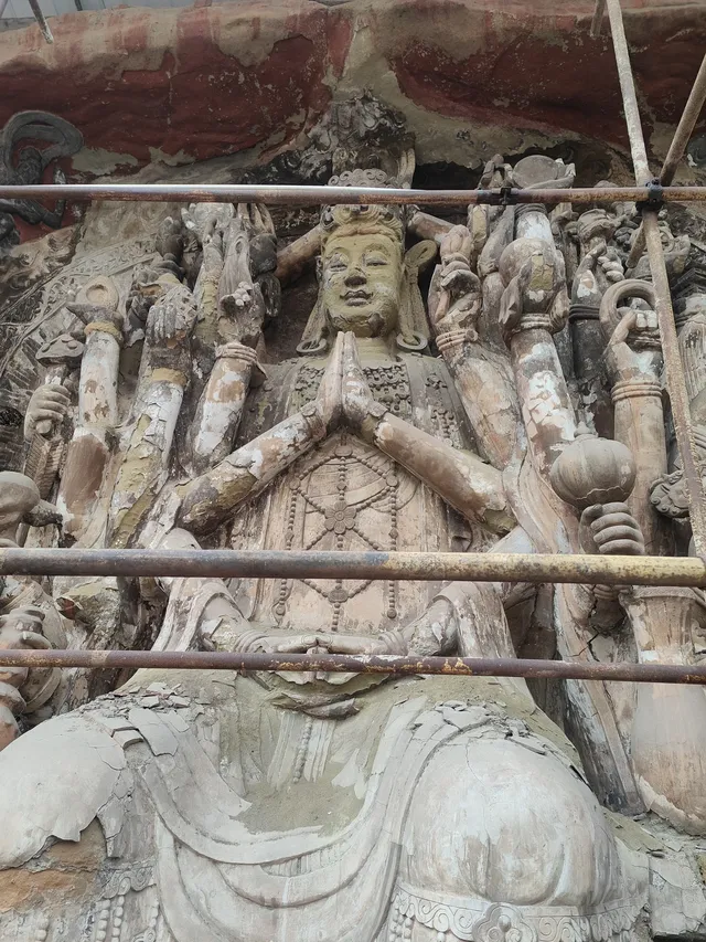 居民樓下的唐代千手觀音 居民樓下的唐代千手觀音