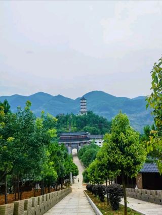 용봉산 풍경구, 당신의 마음을 정화하는 여행을 시작하세요!