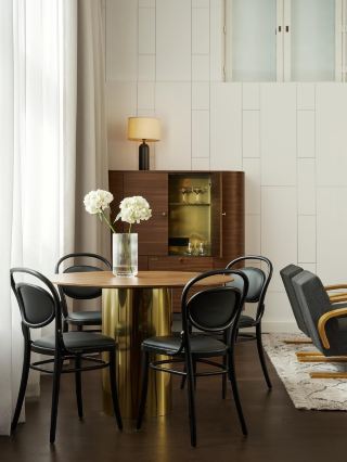 During my trip to Helsinki, I stayed at the Torni Sokos Hotel in the city center, which is a textbook example of Nordic design! 