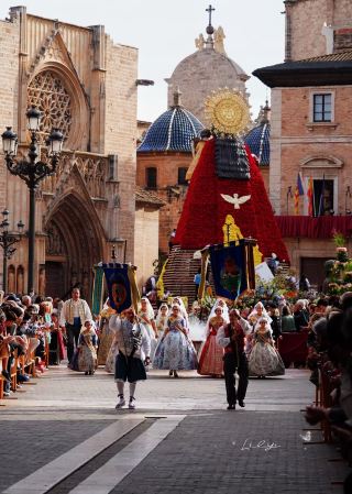 Valencia Fallas Festival in Spain｜A Walking "Haute Couture" Stage