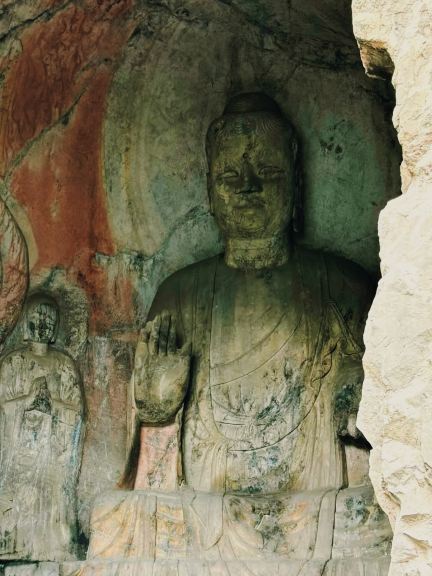 北魏から唐代までの彫刻｜龍門賓陽三洞、一つの洞窟に千年の石刻が秘め