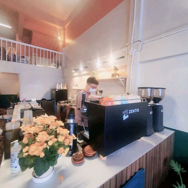 Deal cafe ร้านกาแฟตึกแถวเท่ห์ๆ