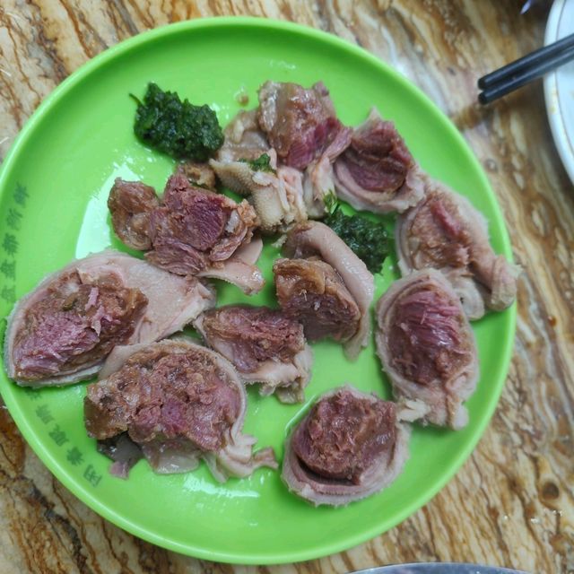 南依坊冰煮羊🐏火鍋，美食打卡