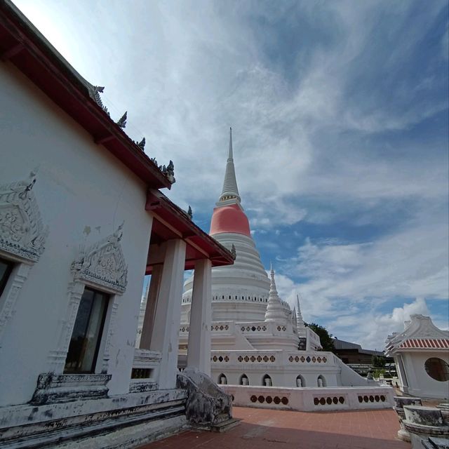 สักการะองค์พระสมุทรเจดีย์