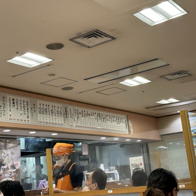 福岡・博多。福岡の人気老舗うどん『牧のうどん』が博多バスターミナル でも食べられます。