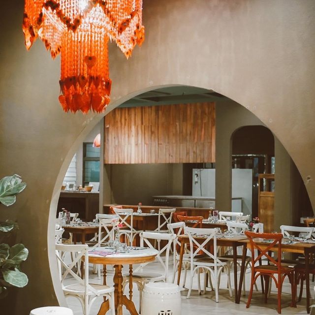 Brown House Hotel by Blu Monkey 