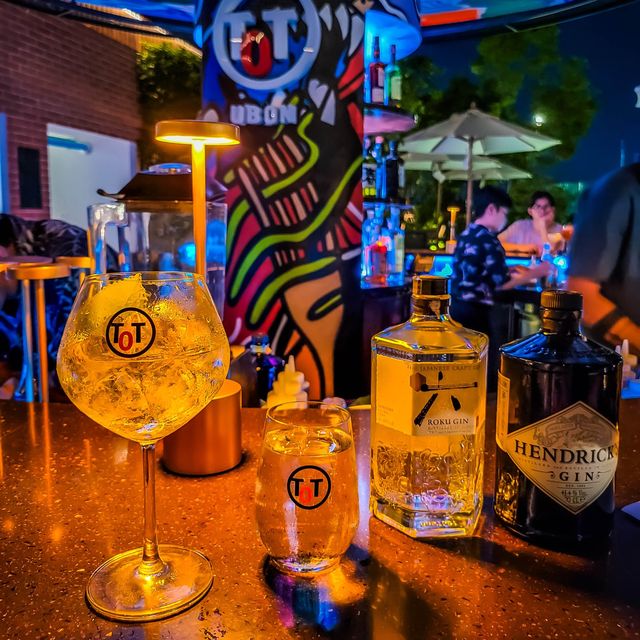 Pineapple Cocktail Club by Teens of Thailand