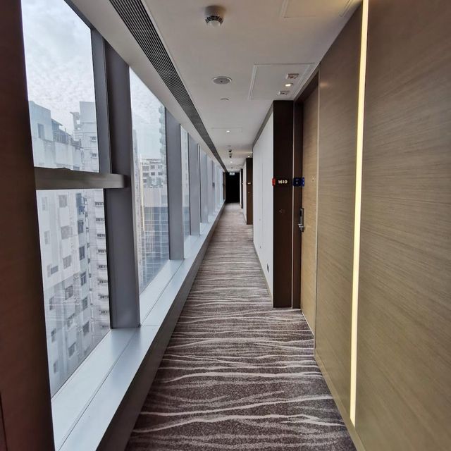 城市綠洲🌆🏨🍳🏊‍♂️ 旺角希爾頓花園酒店