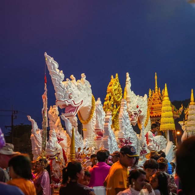 ประเพณีชักพระ แห่เรือพนมพระ