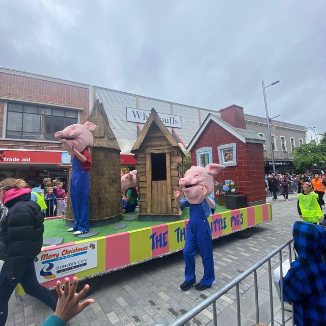 Santa 🎅🏾 Parade at George Street Dunedin