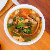 Baan Pomphet Restaurant 